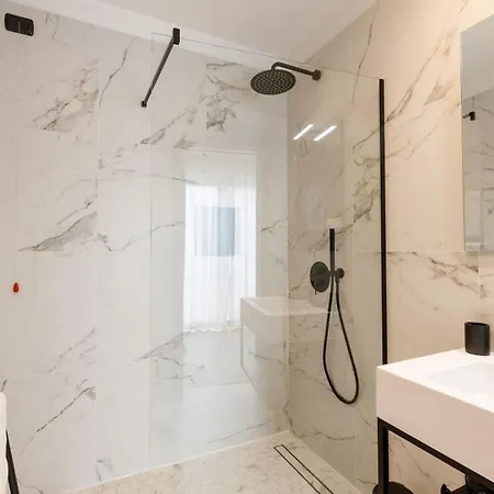 Piccolo מלון מאלצ'סינה